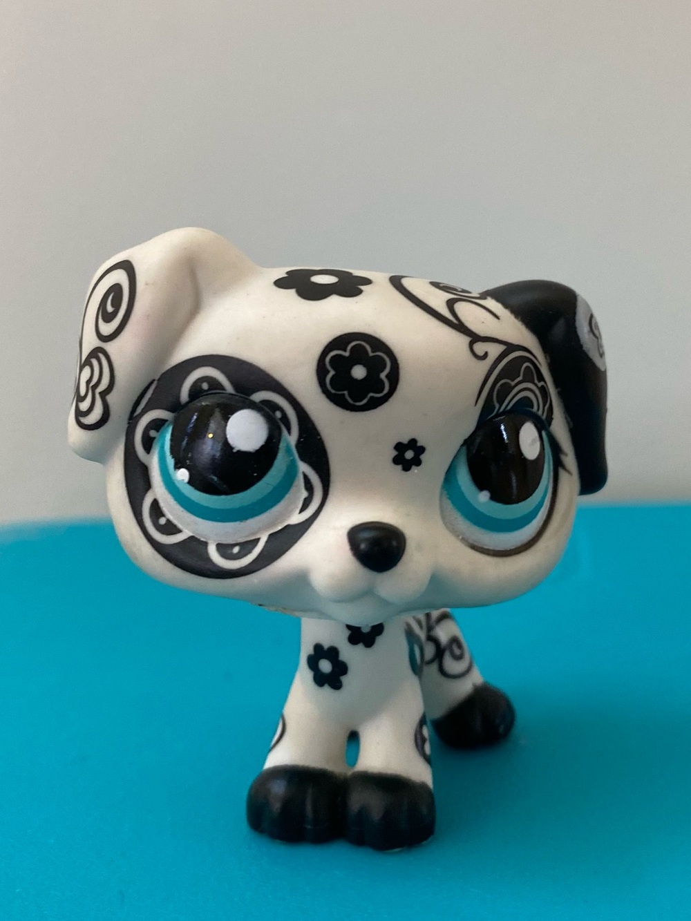 Littlest Pet Shop Figure 1613 LPS Dalmatian Tattooed Flower Dog